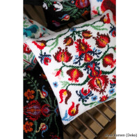Гобеленовая подушка Vervaco "Folklore white II", предварительно нарисованный дизайн вышивки