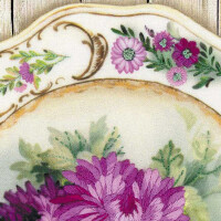 Riolis Satin-Stitch Kit Plate with Chrysanthemums. Satin Stitch, stamped, DIY