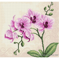 Детальный дизайн вышивки крестом из нашей коллекции пакетов для вышивания Luca-s представляет собой скопление розовых и фиолетовых орхидей с зелеными листьями и стеблями на кремовом фоне. Замысловатый узор подчеркивает нежные лепестки и естественную красоту орхидей в этом изысканном наборе для вышивания Luca-s.