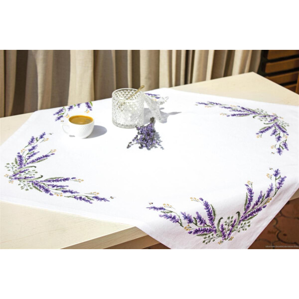 Luca-S kruissteek set tafelkleed "Lavendel", telpatroon, 75x75cm