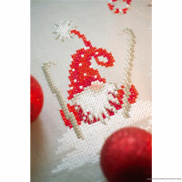 Vervaco bedrukte tafelloper kruissteek set "Kerst kabouter op ski", afbeelding voorgetekend