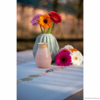 Vervaco bedruckter Tischläufer Plattstichset "Blumen und Blätter", Bild vorgezeichnet