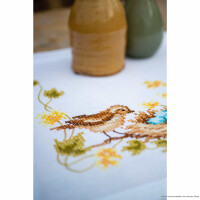 Vervaco geprinte tafelloper kruissteek set "Birdie in het nest", afbeelding getekend