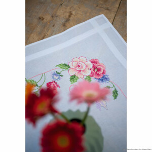 Vervaco bedruckte Tischdecke Kreuzstichset "Blumen und Schmetterlinge", Bild vorgezeichnet