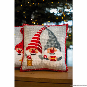 Подушка для вышивания крестом Vervaco "Рождественский гном I", рисунок предварительно нарисован