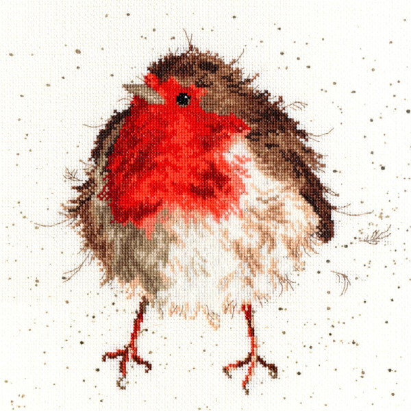 Ein detailliertes Bothy Threads Stickpackung-Kunstwerk eines dicken Rotkehlchens. Der Vogel hat eine leuchtend rote Brust, braune und weiße Federn und steht auf dünnen roten Beinen. Die Nähte sind präzise, wobei verschiedene Garntöne eine Textur erzeugen. Der Hintergrund ist weiß mit kleinen, zufälligen hellbraunen Flecken.
