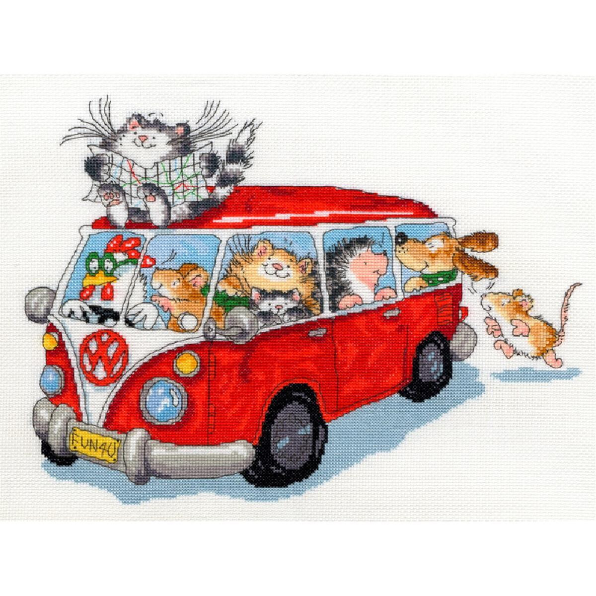 Een kleurrijke cartoonfoto toont een rode VW-bus vol...