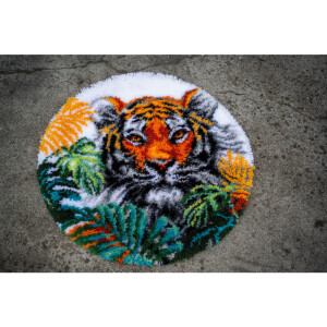 Vervaco stamped latch hook kit rug "Tiger in Dschungelblättern", Diam. 67cm, DIY