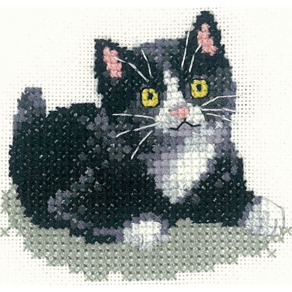 Heritage counted cross stitch kit Aida "Black & White Kitten (A)", LFBW1021-A, 6,5x7cm, DIY