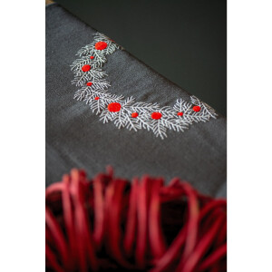 Vervaco stamped satin stitch kit tablechloth "Weihnachtsmotive", 38x138cm, DIY