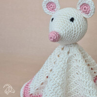Kit de crochet amigurumi "Doudou souris" avec fil de coton et mètre de remplissage, diam. 28 cm, hc-40mb091