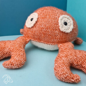 Hardicraft Knitting kit Amigurumi "Karel Crab", 25cm, with cotton yarn and stuffing material, DIY