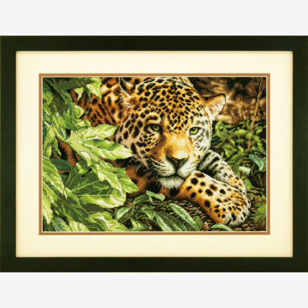 Dimensions counted cross stitch kit "Gold Collection Leopard in Repose", 40,6x27,9cm, DIY