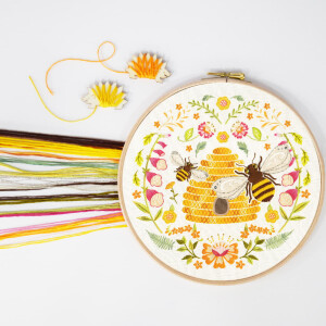 Bothy Threads stamped embroidery kit "Folk Bees", EKP1, Diam. 20cm, DIY