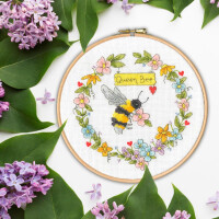 Bothy Threads counted cross stitch kit with wooden hoop "Queen Bee", XETE10, Diam. 17,5cm, DIY