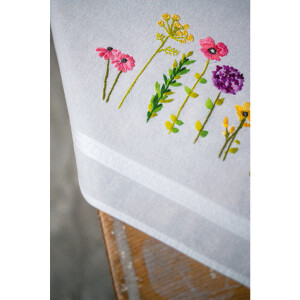Vervaco Tischdecke Plattstich Set "Frühlingsblumen", Stickbild vorgezeichnet, 80x80cm