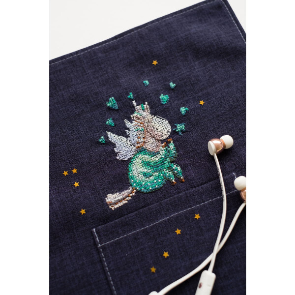 Abris Art counted cross stitch kit "In pajamas", 9x8,5cm, DIY