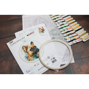 Luca-S counted cross stitch kit with hoop "The French Bulldog", 15x15cm, DIY