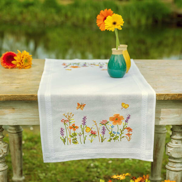 Vervaco Tischläufer Kreuzstich Set "Lavendel und Feldblumen", Stickbild vorgezeichnet, 40x100cm