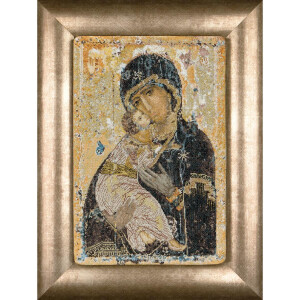 The picture you described, which shows a mother in dark robes tenderly holding a child in light-colored clothes, is reminiscent of an embroidery pack design by Thea Gouverneur. This design has to be stitched first and is available as an embroidery kit. The intricate details and earthy hues convey an antique and venerable theme, suggesting a religious or iconic depiction. Such sets are very popular with needlework enthusiasts as they can not only create beautiful works of art, but also find meditative peace in embroidery.