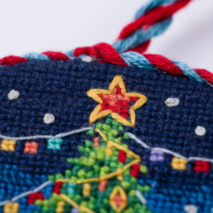 Набор для вышивания счетным крестом Panna "Рождественское украшение. Городская елка", 8,5x8,5 см.