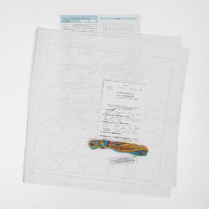 Kit de point Sashiko estampillé Olympus "Hana Fukin Pop Designs Clouds", 34x34cm, Original du Japon