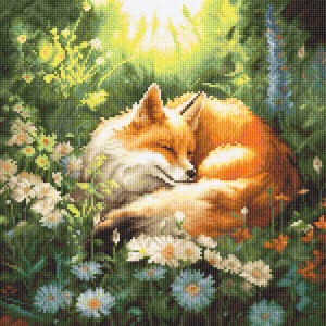 Stickpackung (Letistitch) eines Fuchses, der zusammengerollt auf einer Wiese voller weißer Gänseblümchen und üppigem grünem Laub schläft. Sonnenlicht fällt durch die Oberseite und wirft einen warmen Schein auf die Szene, wodurch eine heitere und friedliche Atmosphäre entsteht.