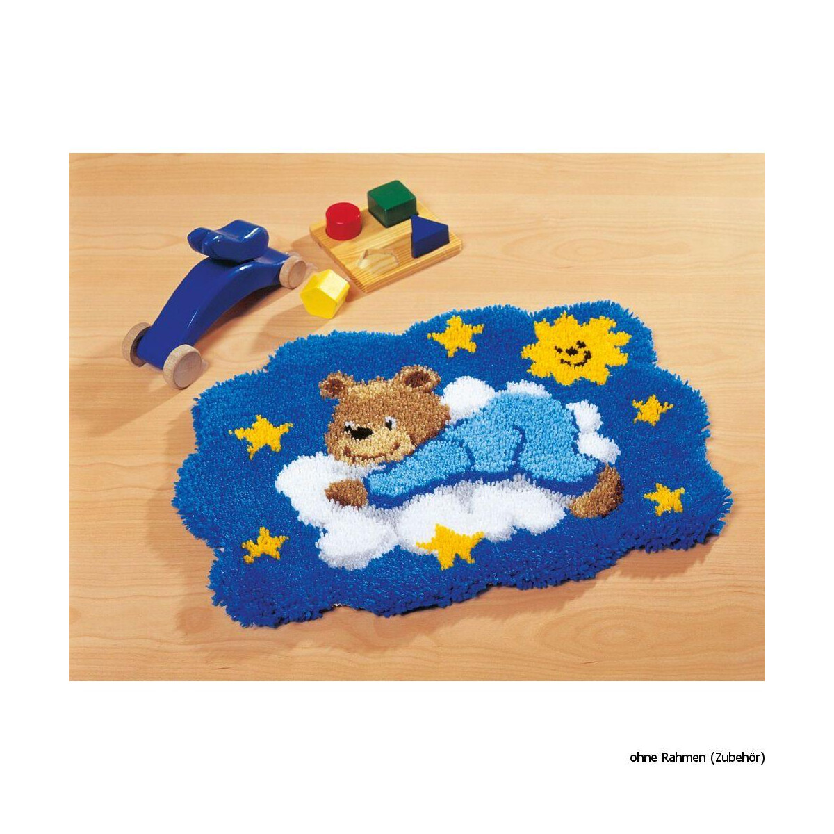Vervaco Latch hook shaped carpet kit Blue bear on cloud, DIY