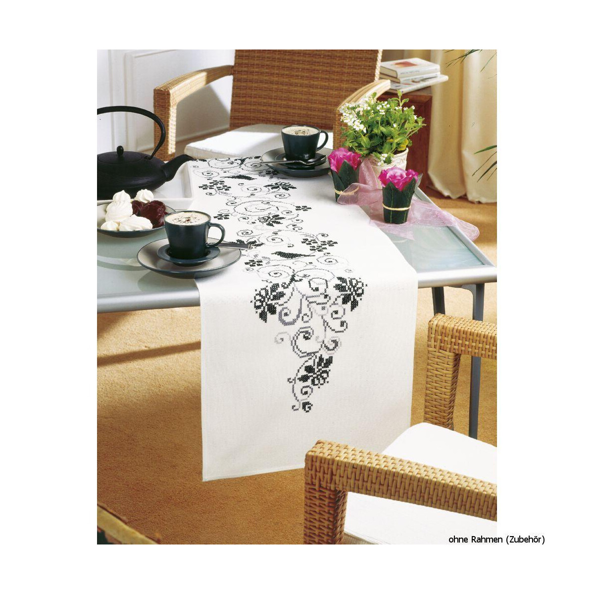 Vervaco Table runner stitch kit Flowers, stamped, DIY